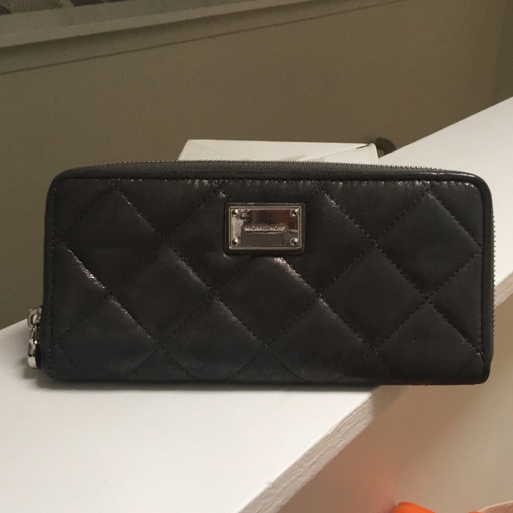 Quilted Gray Michael Kors Wallet